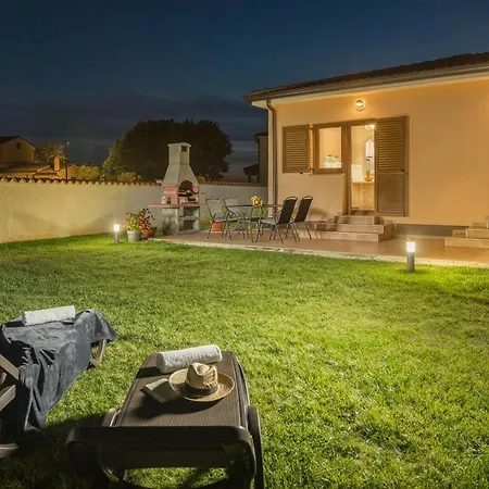 Gracia Villa *